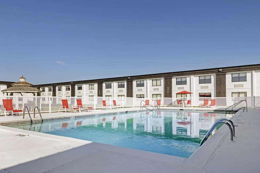 The Lux Hotel & Conference Center, Ascend Hotel Collection Waterloo Instalações foto