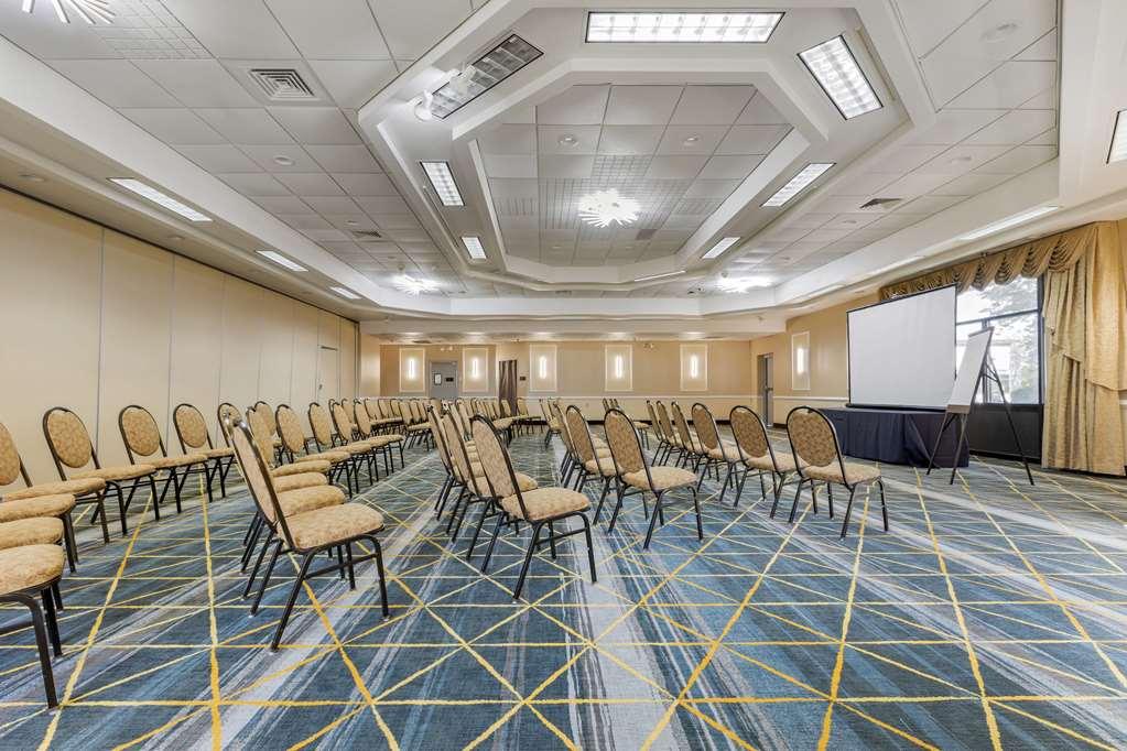 The Lux Hotel & Conference Center, Ascend Hotel Collection Waterloo Instalações foto